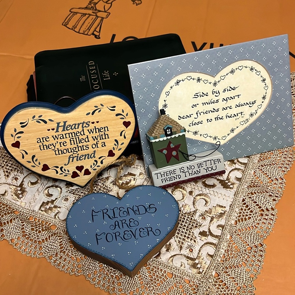 “Friends” Decor Bundle - Picture 7 of 9